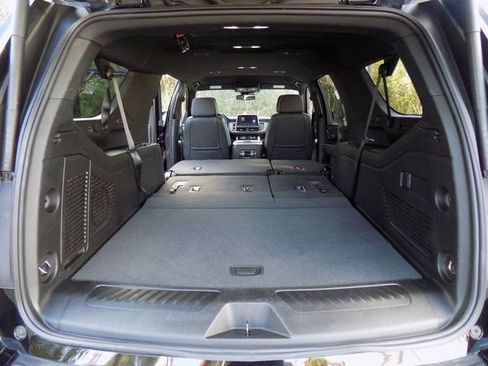 Used 2024 GMC Yukon XL SLT image 26