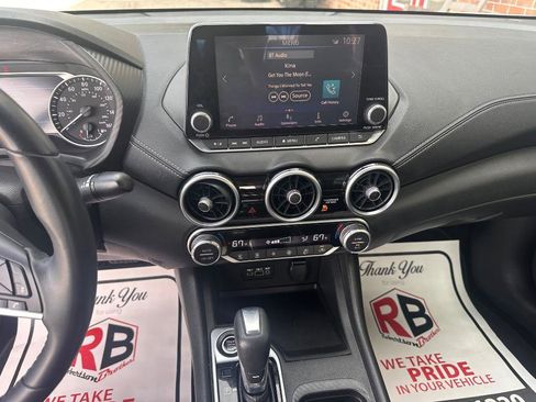 Used 2020 Nissan Sentra SV w/ Lighting Package image 10