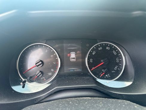 Used 2020 Toyota RAV4 XLE AWD/4WD image 10