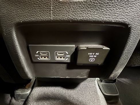 Used 2022 Jeep Cherokee Trailhawk w/ Sound & Nav Group image 39