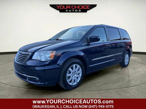 Used 2014 Chrysler Town & Country Touring FWD image 1