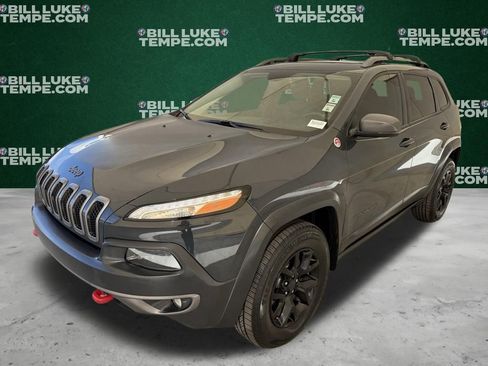 Used 2017 Jeep Cherokee Trailhawk w/ Comfort/Convenience Group AWD/4WD image 9