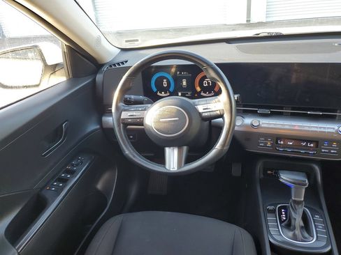 Used 2024 Hyundai Kona SEL FWD image 11