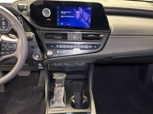 Certified 2024 Lexus ES 350 w/ Premium Package image 17