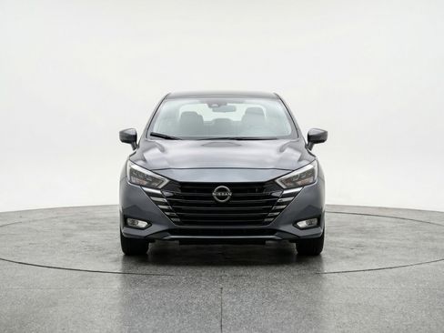 Used 2025 Nissan Versa SV image 2