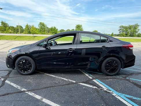 Used 2017 Kia Forte LX FWD image 2