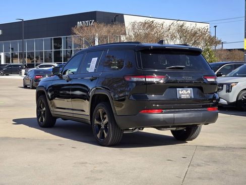 Used 2025 Jeep Grand Cherokee L Laredo RWD image 3