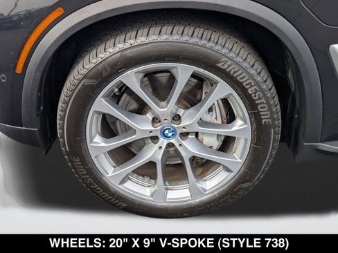 Used 2025 BMW X5 xDrive50e AWD/4WD image 11