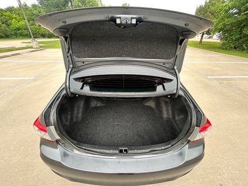 Used 2013 Toyota Corolla LE FWD image 10