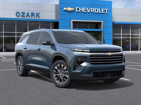 New 2026 Chevrolet Traverse LT w/ Sun and Wheel Package image 39