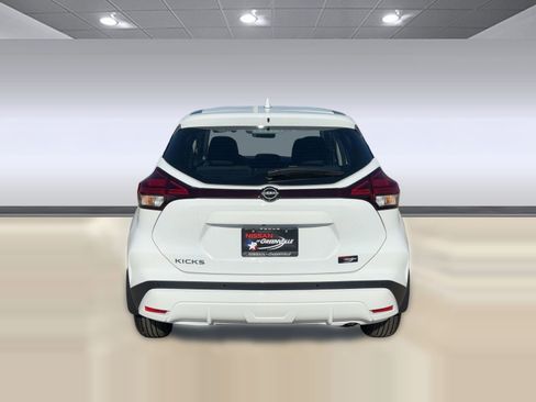 New 2025 Nissan Kicks Play S image 10