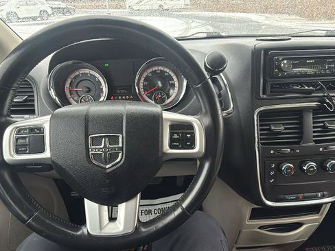 Used 2015 Dodge Grand Caravan American Value Package w/ UConnect Hands-Free Group image 28