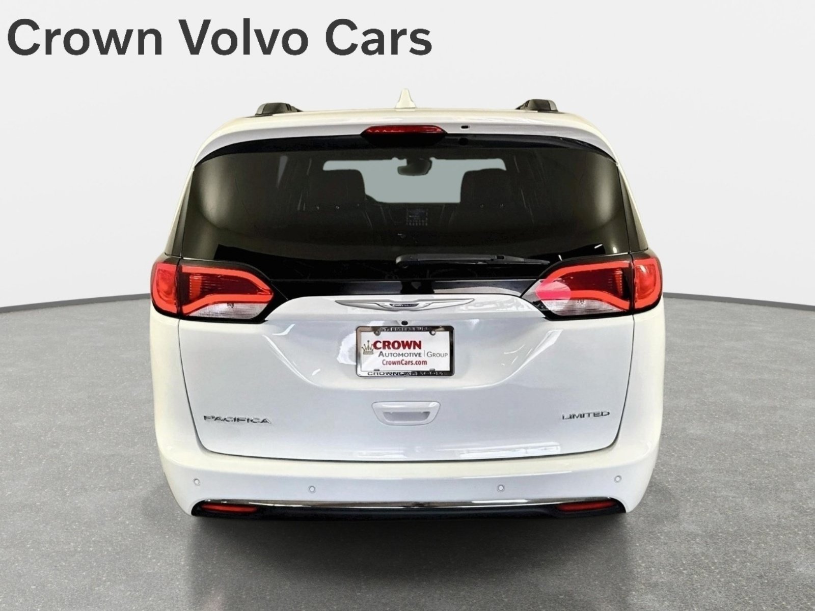 Used 2020 Chrysler Pacifica Limited w/ Tire & Wheel Group FWD image 6