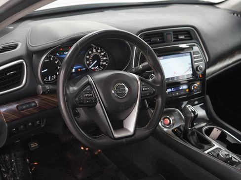 Used 2017 Nissan Maxima Platinum FWD image 19