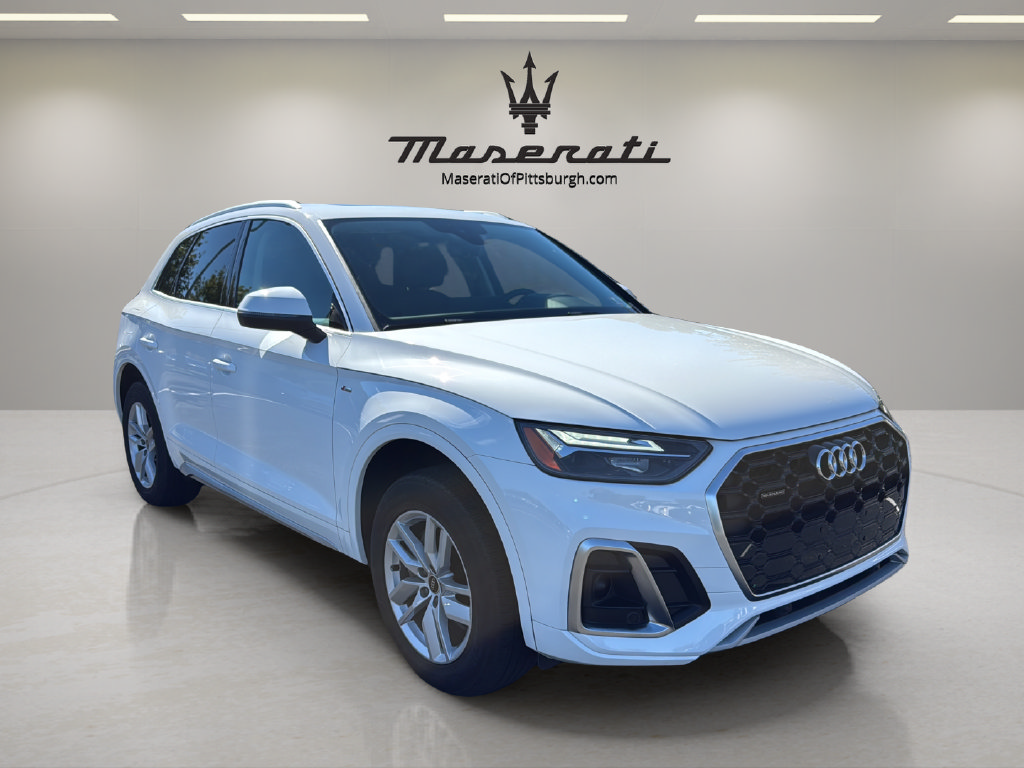 Used 2023 Audi Q5 2.0T Premium w/ Convenience Package AWD/4WD image 3