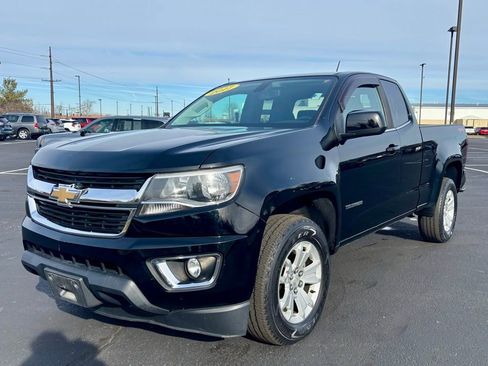 Used 2017 Chevrolet Colorado LT w/ LT Convenience Package image 2