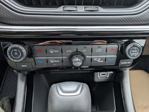 New 2026 Jeep Compass Latitude image 25