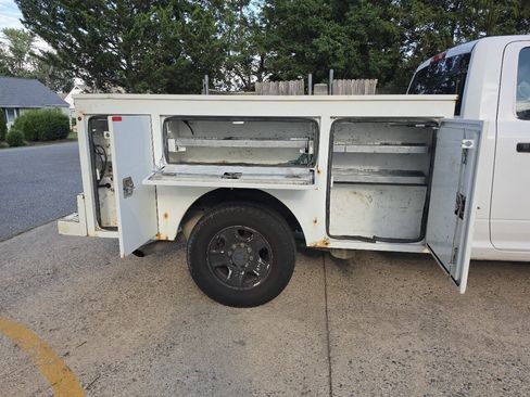 Used 2018 RAM 2500 Tradesman w/ Power & Remote Entry Group RWD image 6
