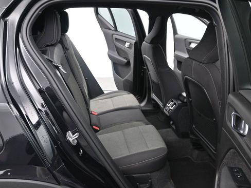 Used 2024 Volvo XC40 B5 Core AWD/4WD image 12
