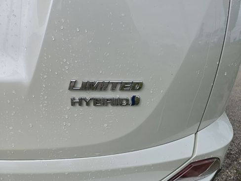 Used 2018 Toyota RAV4 Limited w/ Advanced Technology Package AWD/4WD image 6