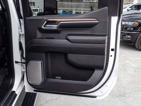 Used 2024 Chevrolet Silverado 1500 High Country w/ Technology Package image 14