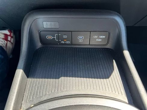 Used 2025 Hyundai Kona SEL FWD image 29