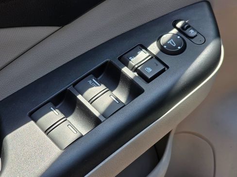 Used 2013 Honda CR-V LX image 27
