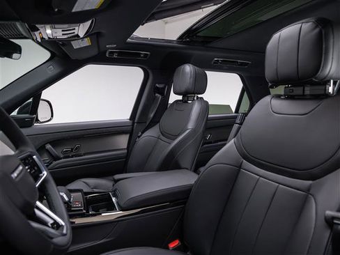 New 2026 Land Rover Range Rover Sport SE image 17