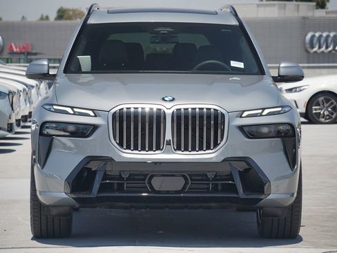 Used 2026 BMW X7 xDrive40i w/ M Sport Package AWD/4WD image 2