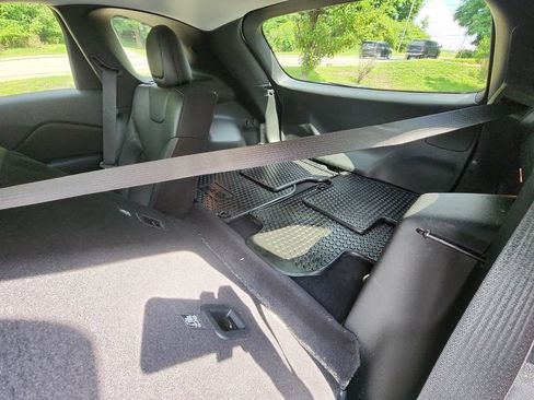 Used 2020 Jeep Cherokee Latitude Plus w/ Cold Weather Group AWD/4WD image 36