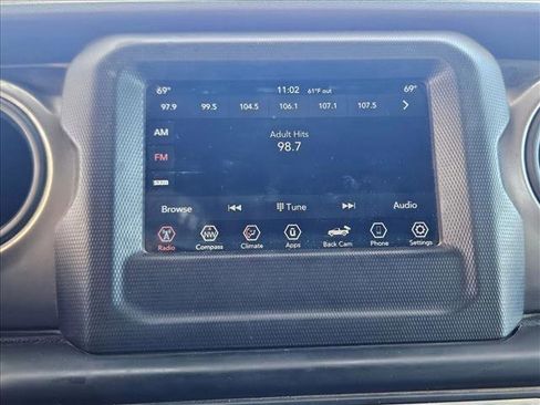 Used 2021 Jeep Gladiator Willys image 24