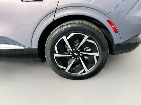 Used 2024 Chevrolet Equinox EV LT image 11