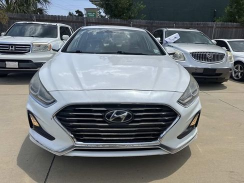 Used 2019 Hyundai Sonata SE FWD image 2
