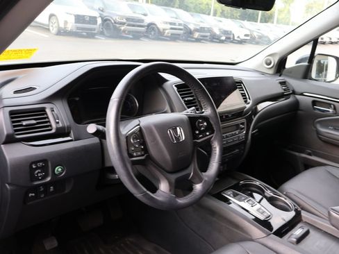 Used 2022 Honda Pilot Elite image 9