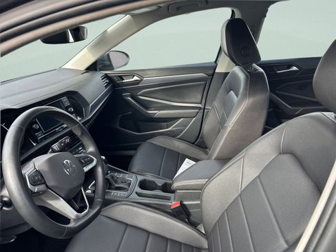 Used 2024 Volkswagen Jetta SE FWD image 10