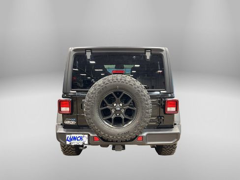 Used 2025 Jeep Wrangler Willys image 3