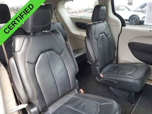 Used 2018 Chrysler Pacifica Touring-L image 26