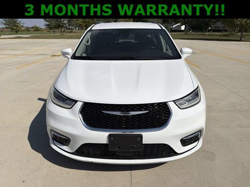 Used 2021 Chrysler Pacifica Touring-L FWD image 25