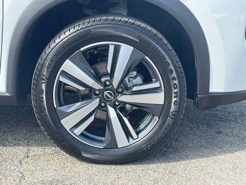 Used 2024 Nissan Rogue SL image 10