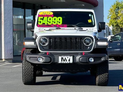 Used 2025 Jeep Wrangler Rubicon image 9
