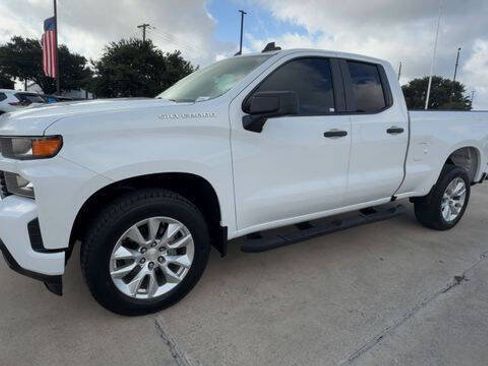Used 2020 Chevrolet Silverado 1500 Custom w/ Custom Value Package RWD image 4