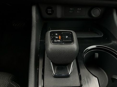 Used 2025 Nissan Rogue SV image 24