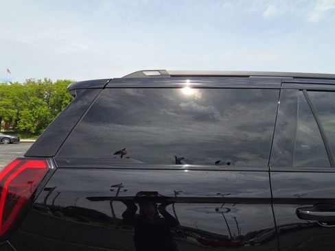 Used 2025 Ford Expedition Tremor AWD/4WD image 19