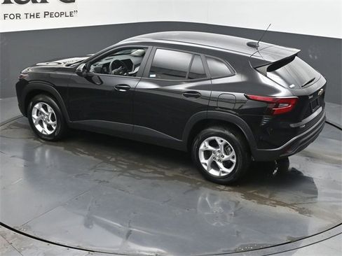 Used 2024 Chevrolet Trax LS w/ LS Convenience Package image 41