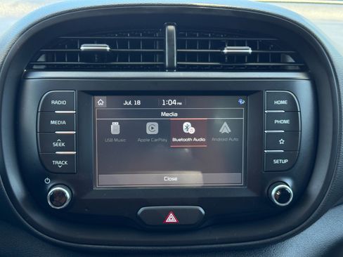 Used 2020 Kia Soul LX FWD image 22