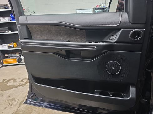 Used 2021 Ford Expedition Limited image 28