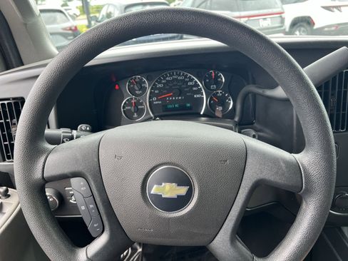 Used 2025 Chevrolet Express 3500 LT w/ LT Preferred Equipment Group RWD image 23