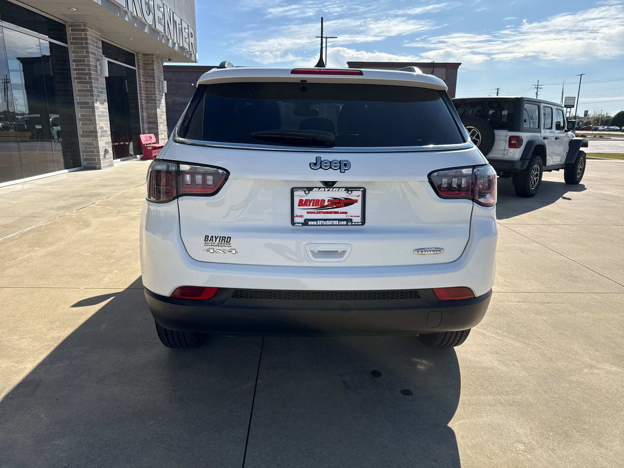 Used 2025 Jeep Compass Latitude w/ Sun & Sound Group AWD/4WD image 6