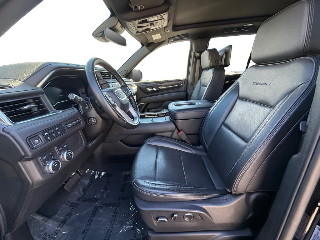 Used 2024 GMC Yukon Denali AWD/4WD image 9