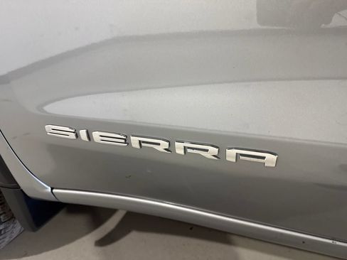 Used 2023 GMC Sierra 1500 SLT w/ SLT Convenience Package AWD/4WD image 31